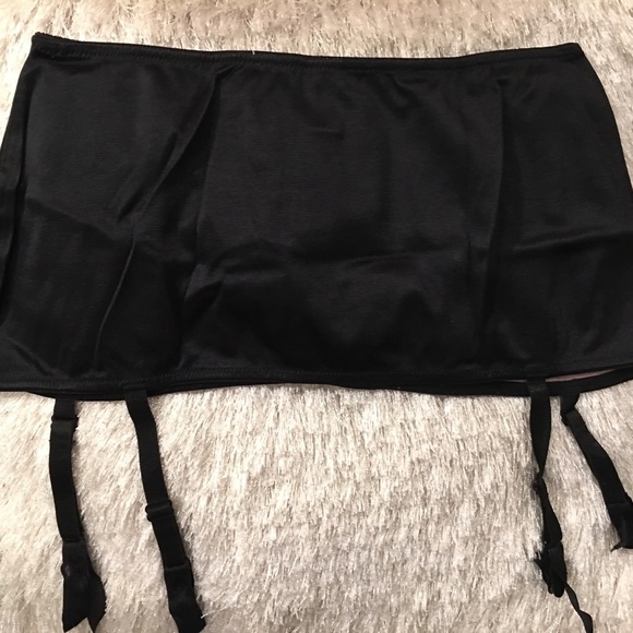 Victoria Secrets garter skirt black and pale pink heart accent size XS/S - Picture 2 of 5